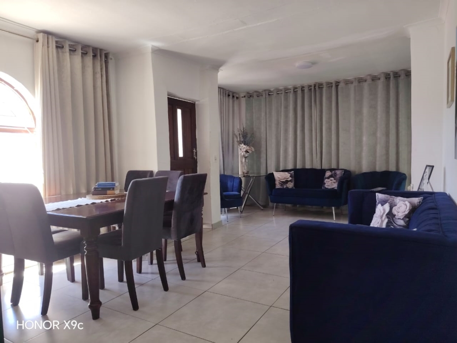 3 Bedroom Property for Sale in Clairewood Western Cape